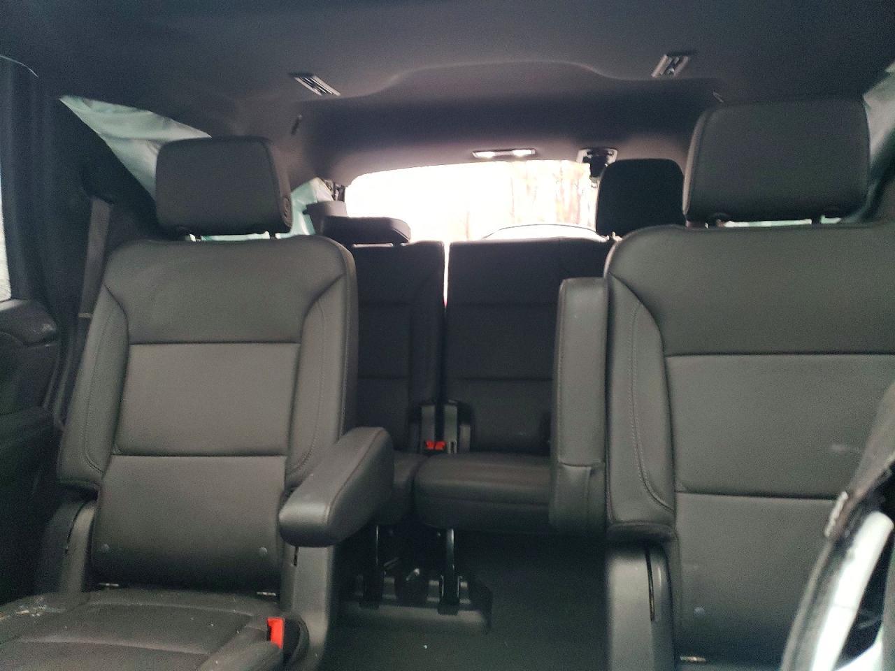 2022 Chevrolet Tahoe K1500 Z71 - zdjęcie 10