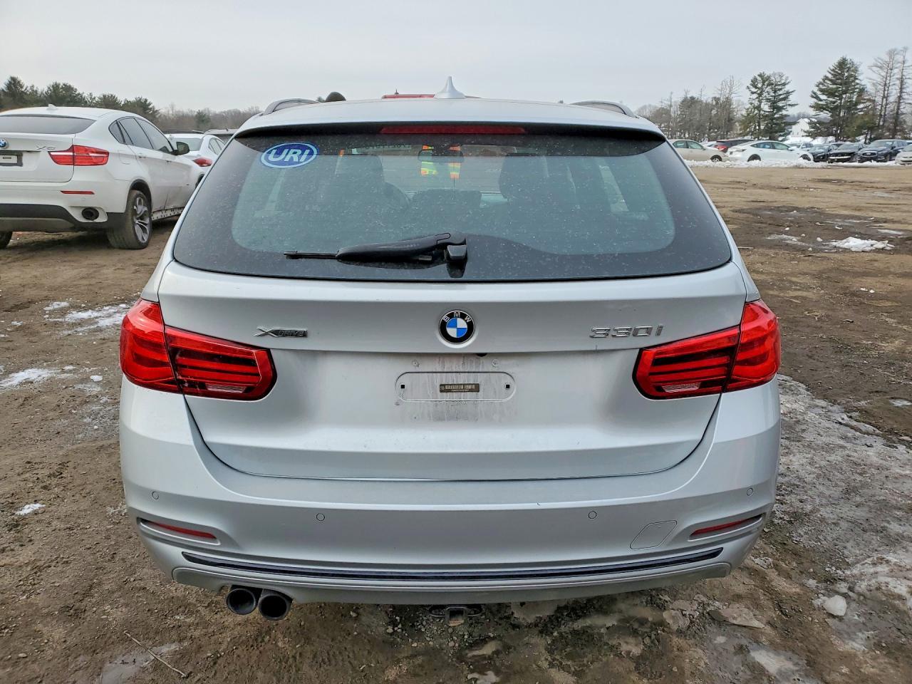 2017 BMW 330 Xi - zdjęcie 6