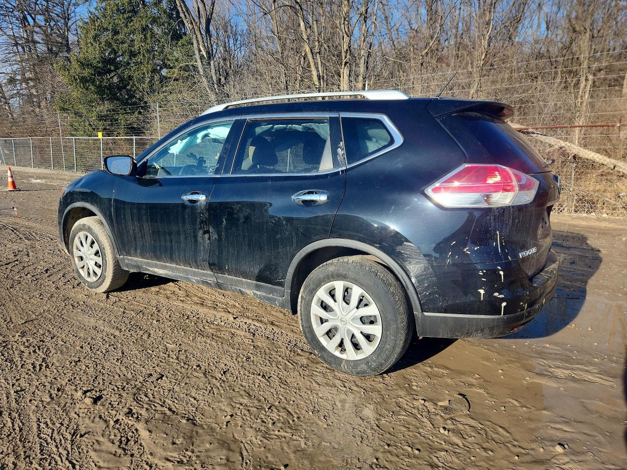 2016 Nissan Rogue S - zdjęcie 2