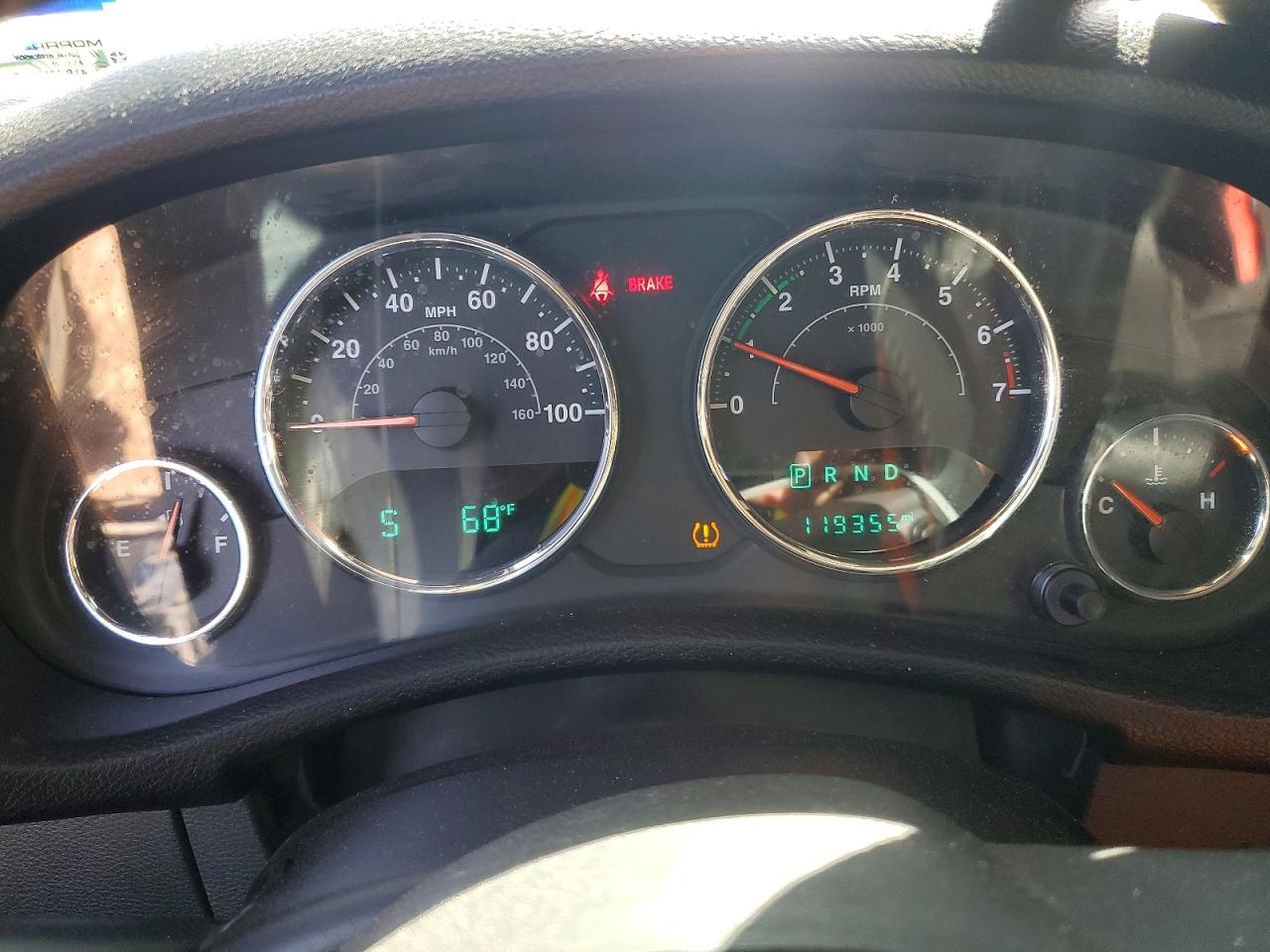 2015 Jeep Wrangler Sport - zdjęcie 9