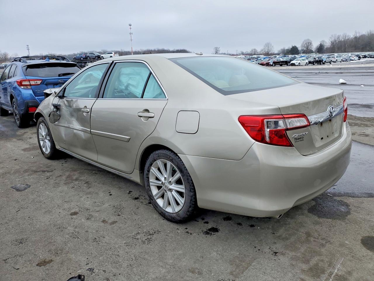 2014 Toyota Camry Se - zdjęcie 2