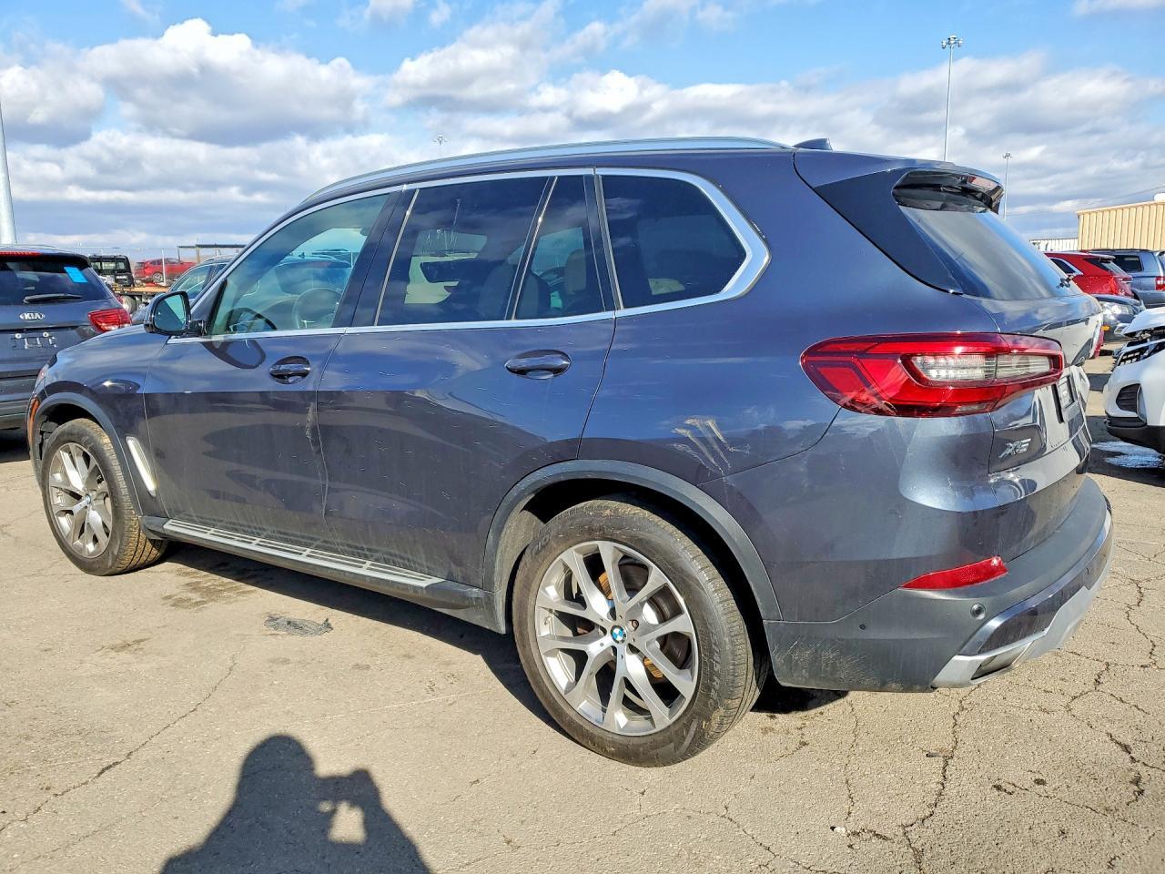 2019 BMW X5 xDrive50I - zdjęcie 2