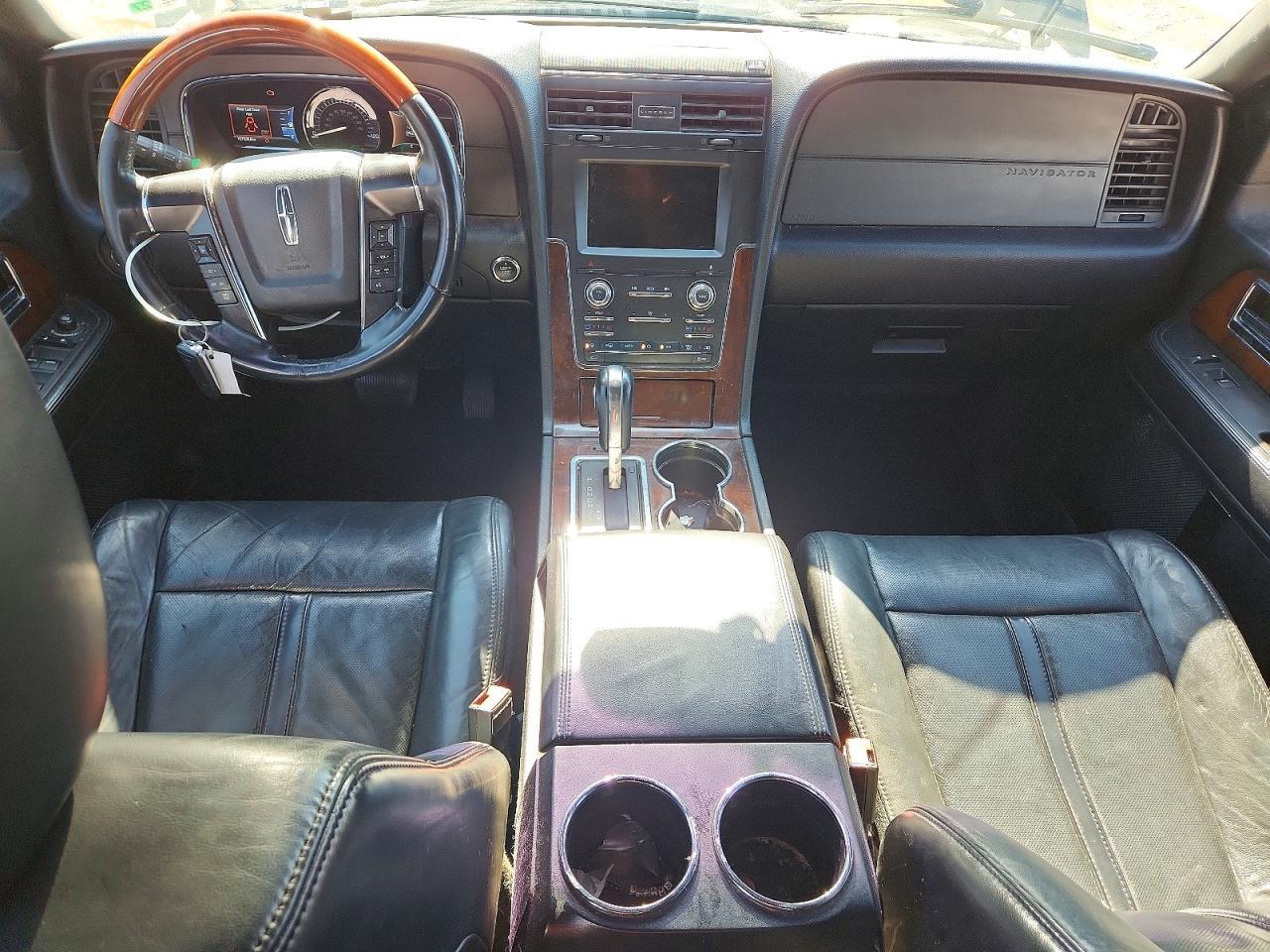 2016 Lincoln Navigator Select - zdjęcie 8