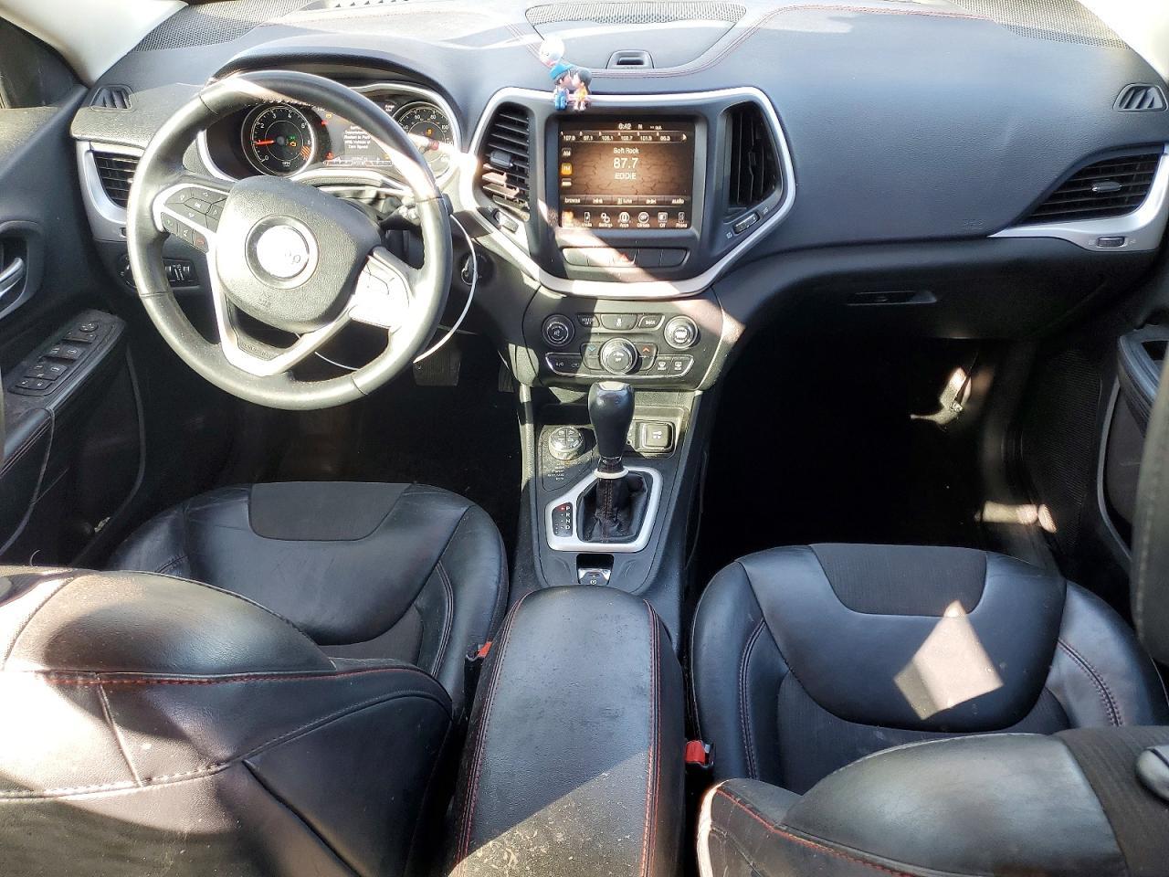 2015 Jeep Cherokee Trailhawk - zdjęcie 8