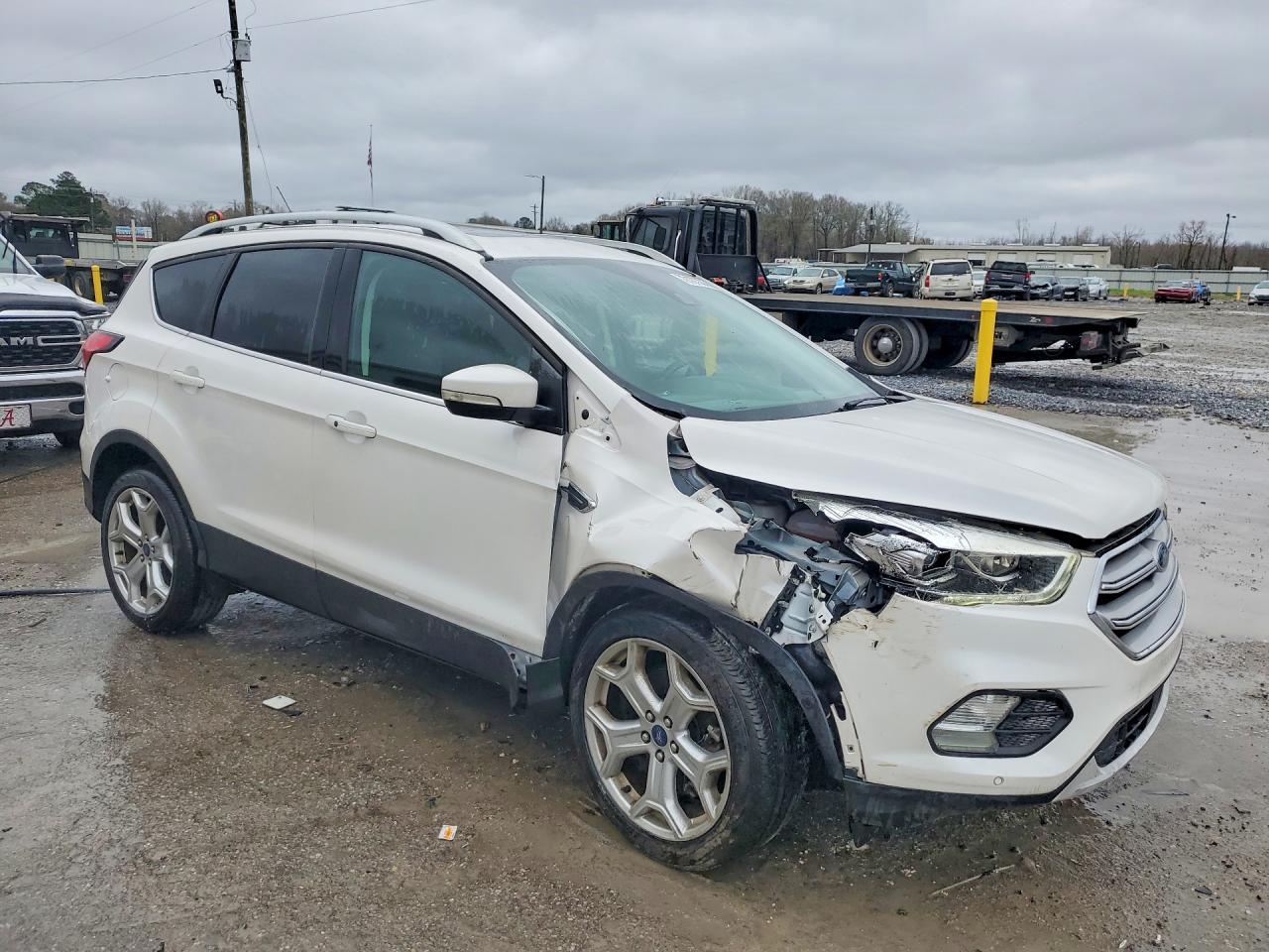 2019 Ford Escape Titanium - zdjęcie 4