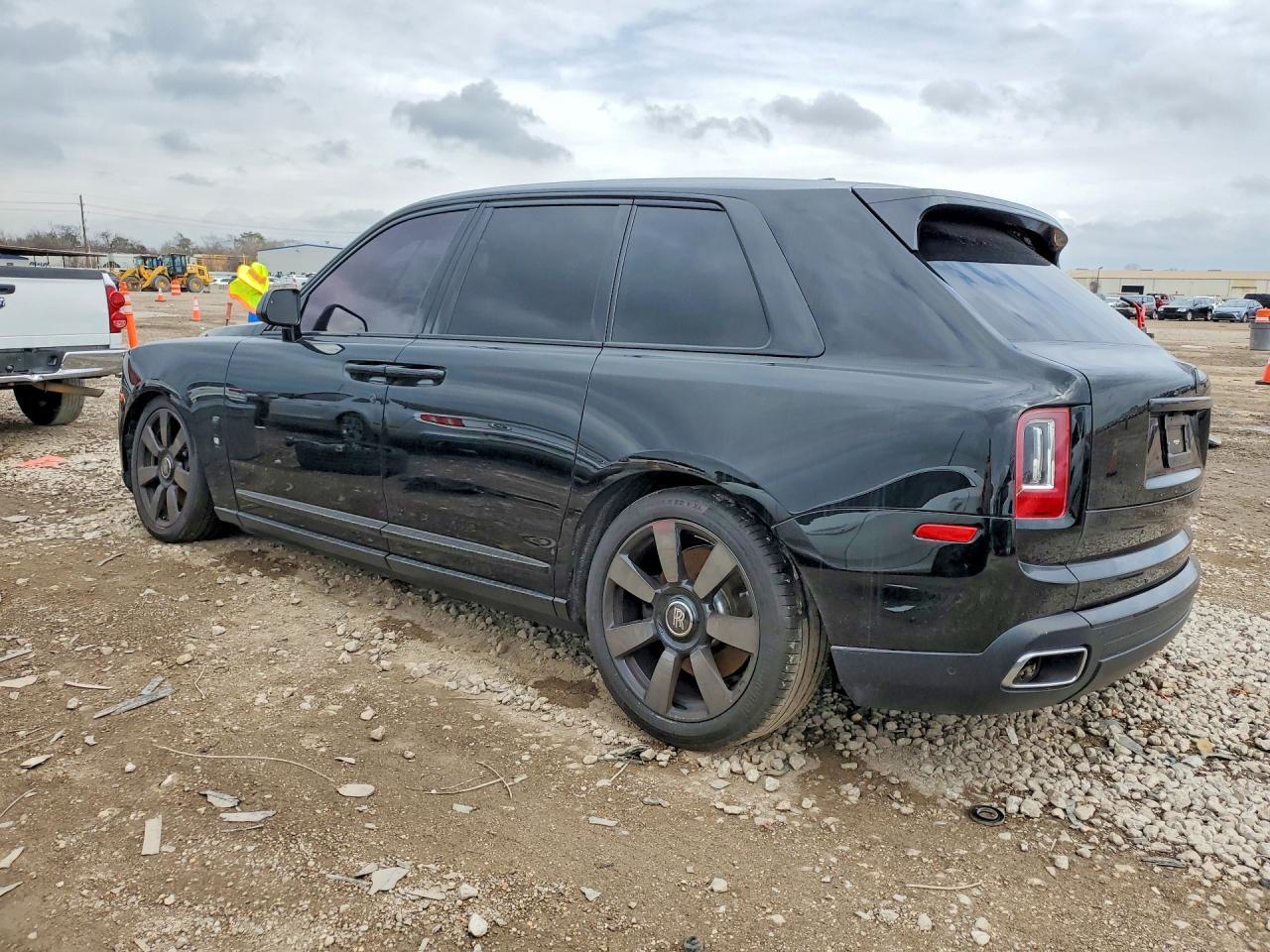 2023 Rolls-Royce Cullinan - zdjęcie 2