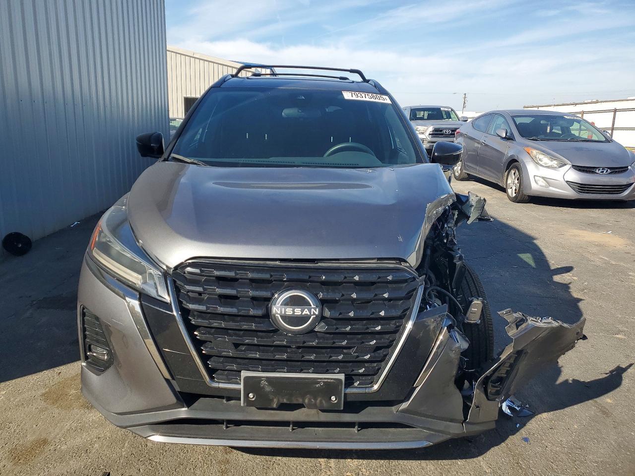 2024 Nissan Kicks Sr - zdjęcie 5