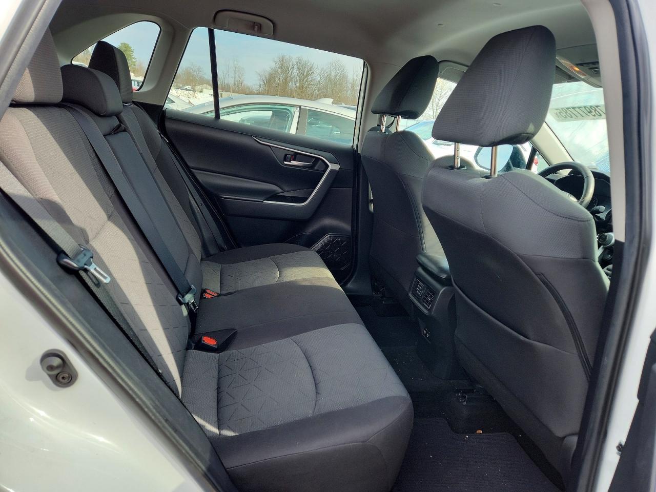 2020 Toyota Rav4 Xle - zdjęcie 11