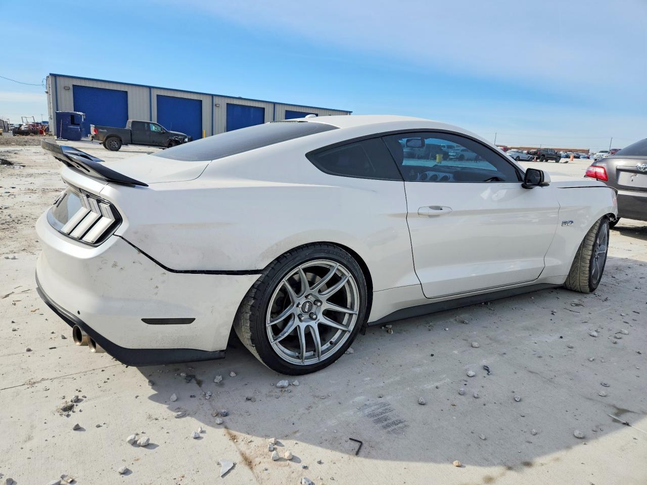 2017 Ford Mustang Gt - zdjęcie 3