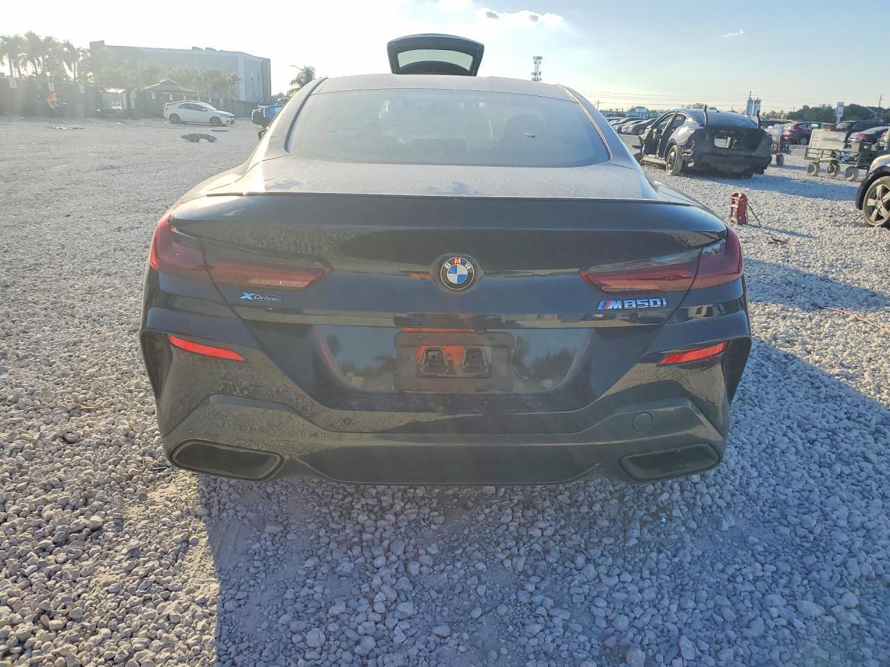 2024 BMW M850Xi - zdjęcie 6