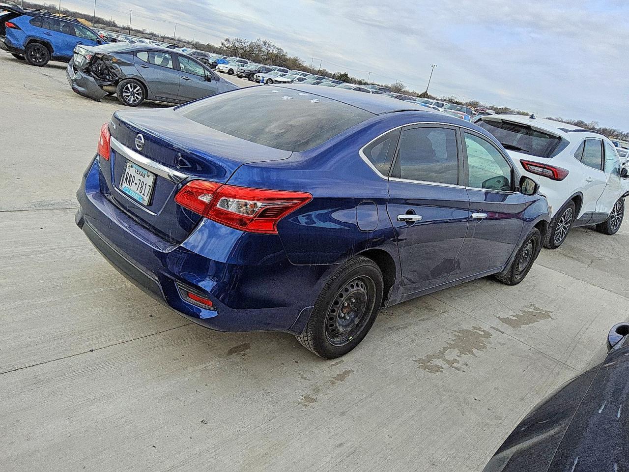 2019 Nissan Sentra S - zdjęcie 3