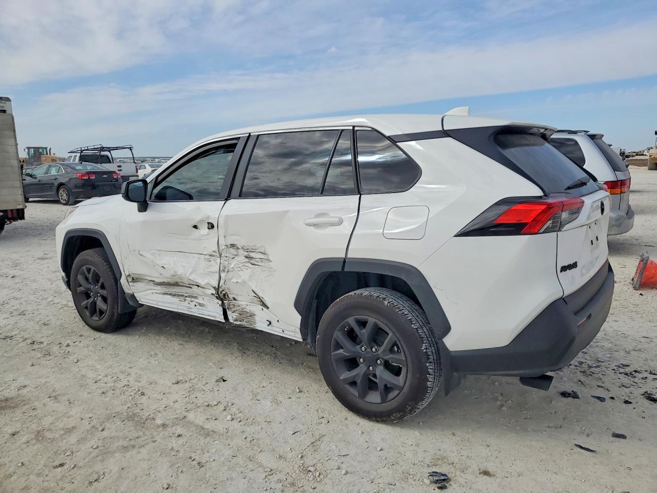 2025 Toyota Rav4 Le - zdjęcie 2