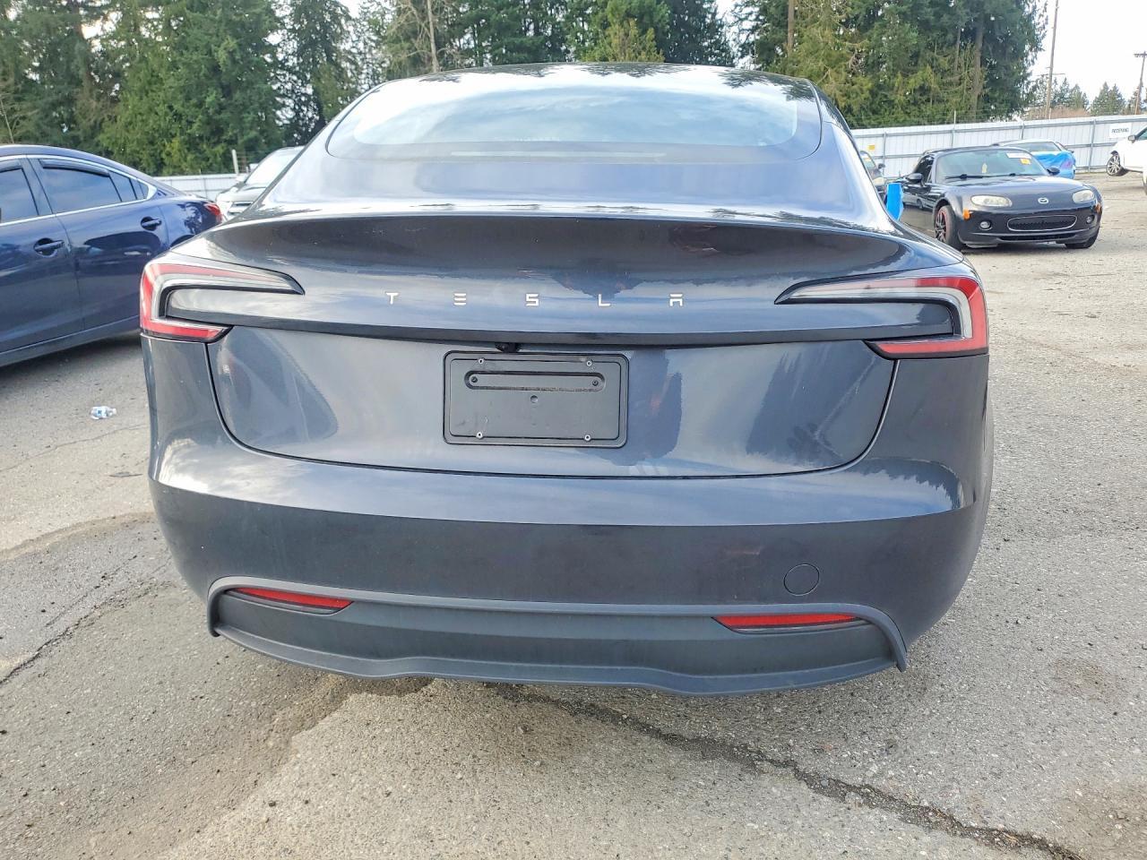 2024 Tesla Model 3 - zdjęcie 6