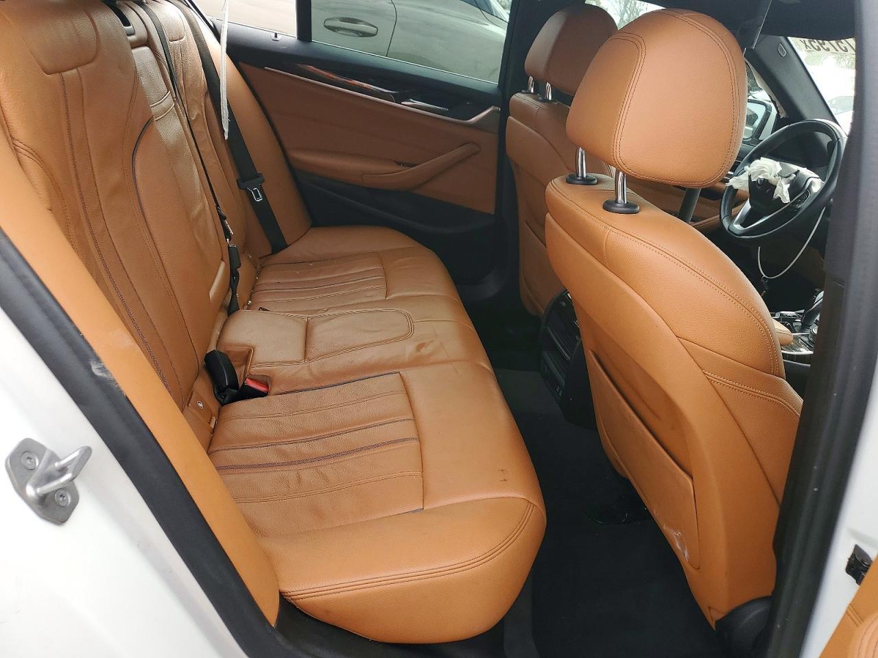 2021 BMW 530 I - zdjęcie 10