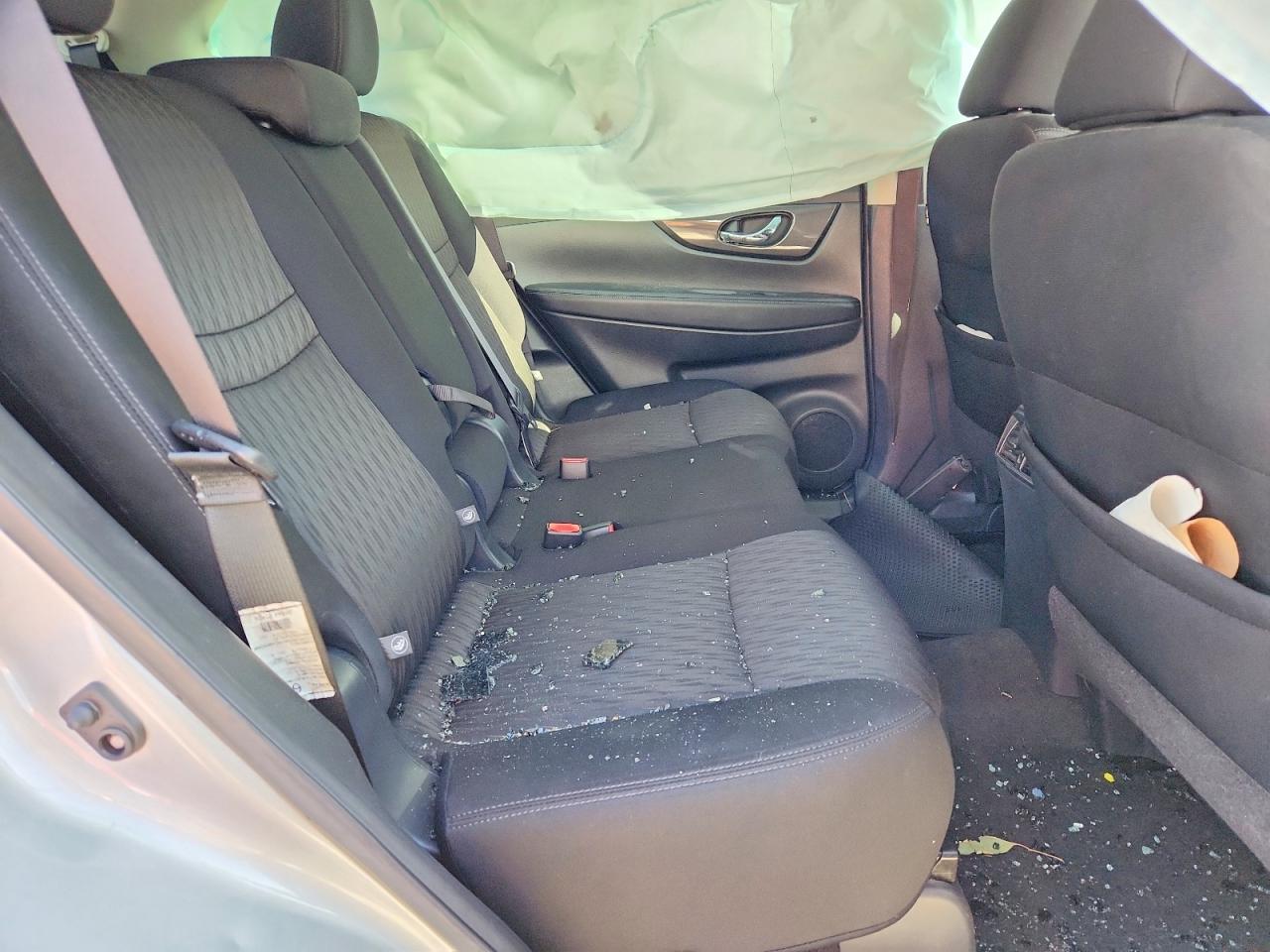 2017 Nissan Rogue S - zdjęcie 10