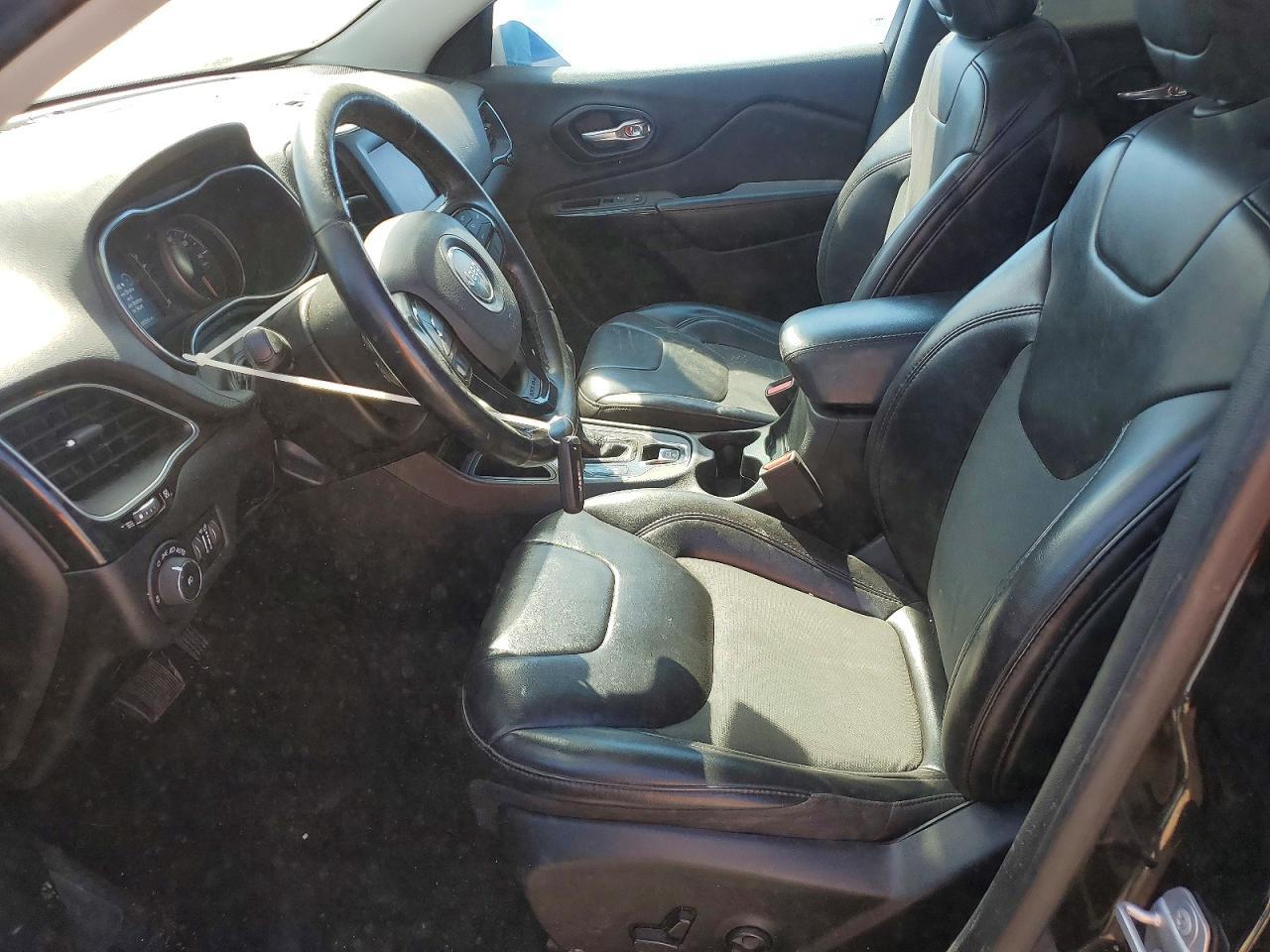 2019 Jeep Cherokee Latitude Plus - zdjęcie 7