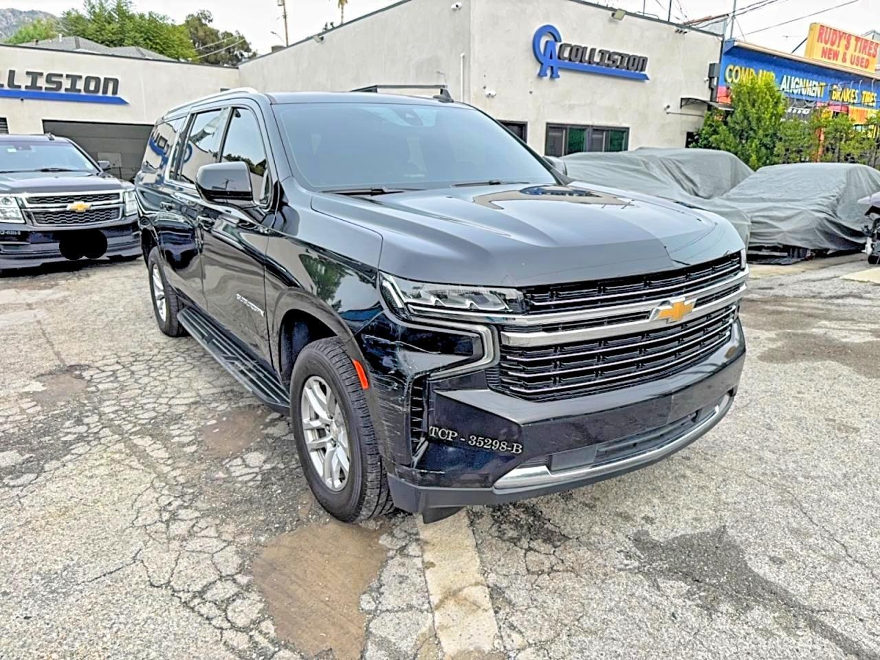 2021 Chevrolet Suburban C1500 Lt - zdjęcie główne