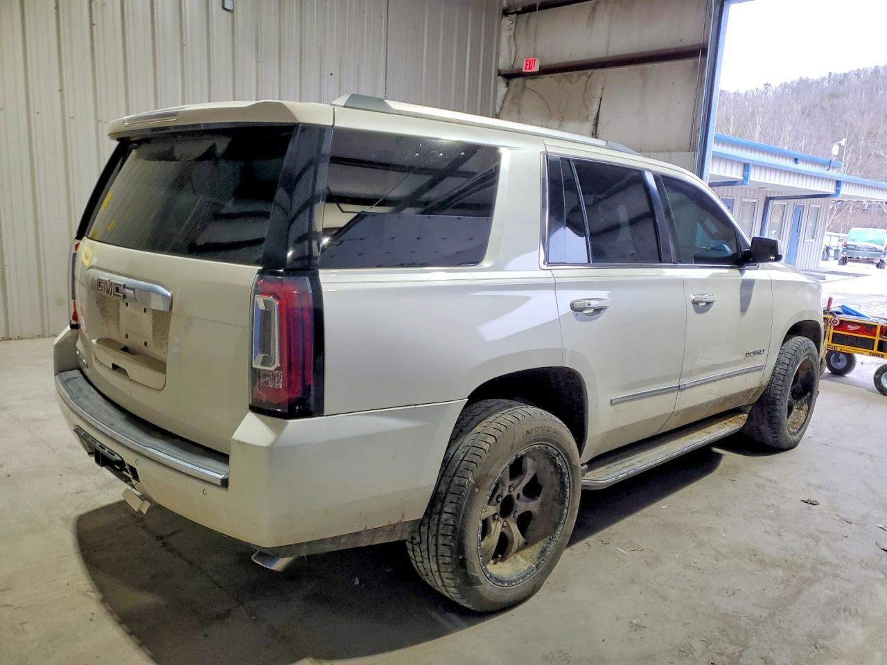 2015 GMC Yukon Denali - zdjęcie 3