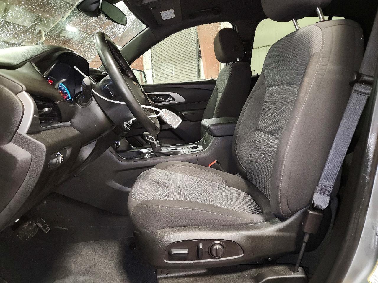 2023 Chevrolet Traverse Lt - zdjęcie 7