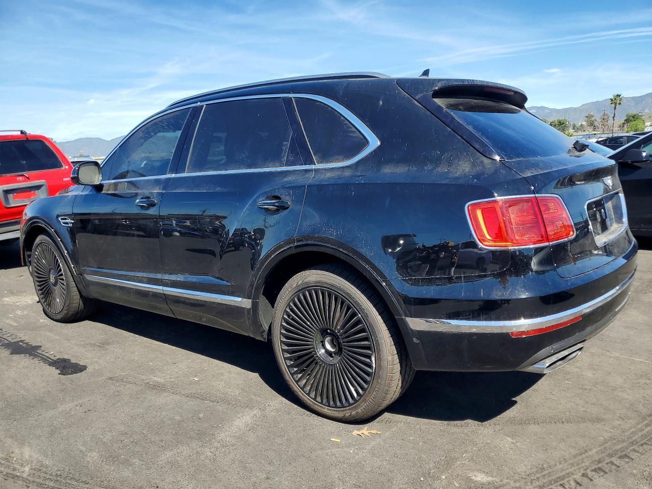 2017 Bentley Bentayga - zdjęcie 2
