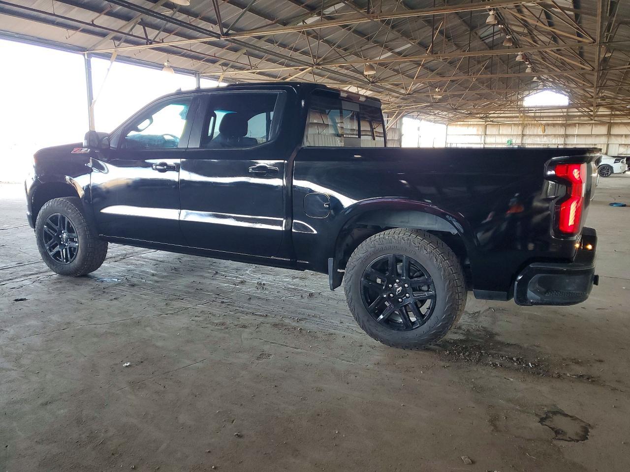 2024 Chevrolet Silverado K1500 Rst - zdjęcie 2