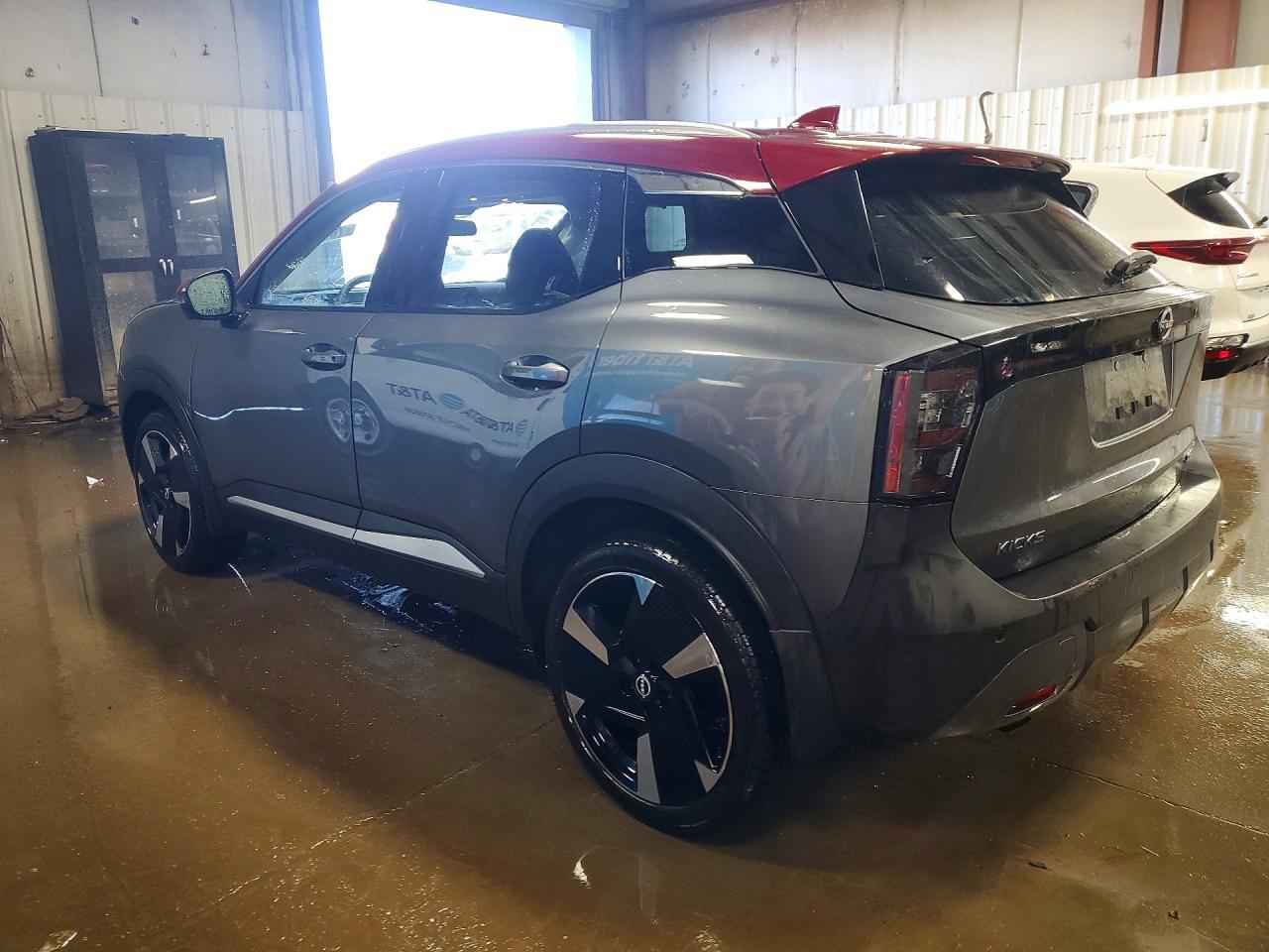 2025 Nissan Kicks Sr - zdjęcie 2