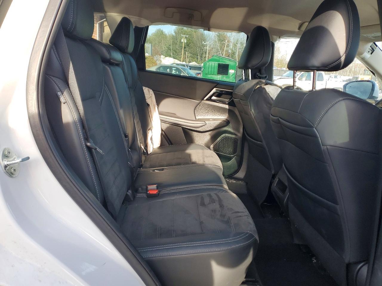 2022 Mitsubishi Outlander Se - zdjęcie 11