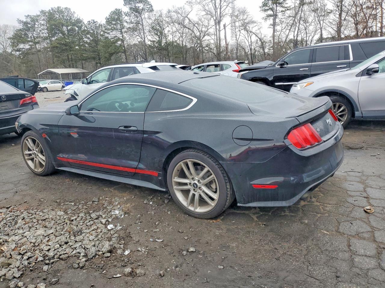 2017 Ford Mustang - zdjęcie 2