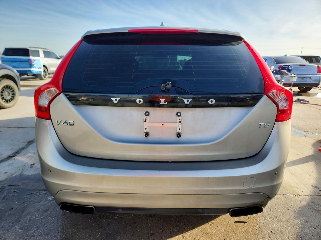 2015 Volvo V60 Premier - zdjęcie 6