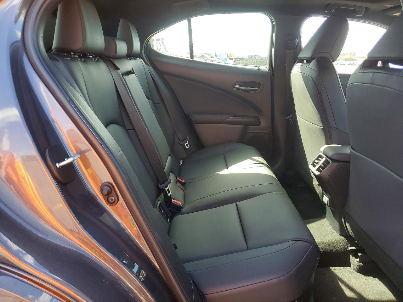 2025 Lexus Ux 300H Base - zdjęcie 11