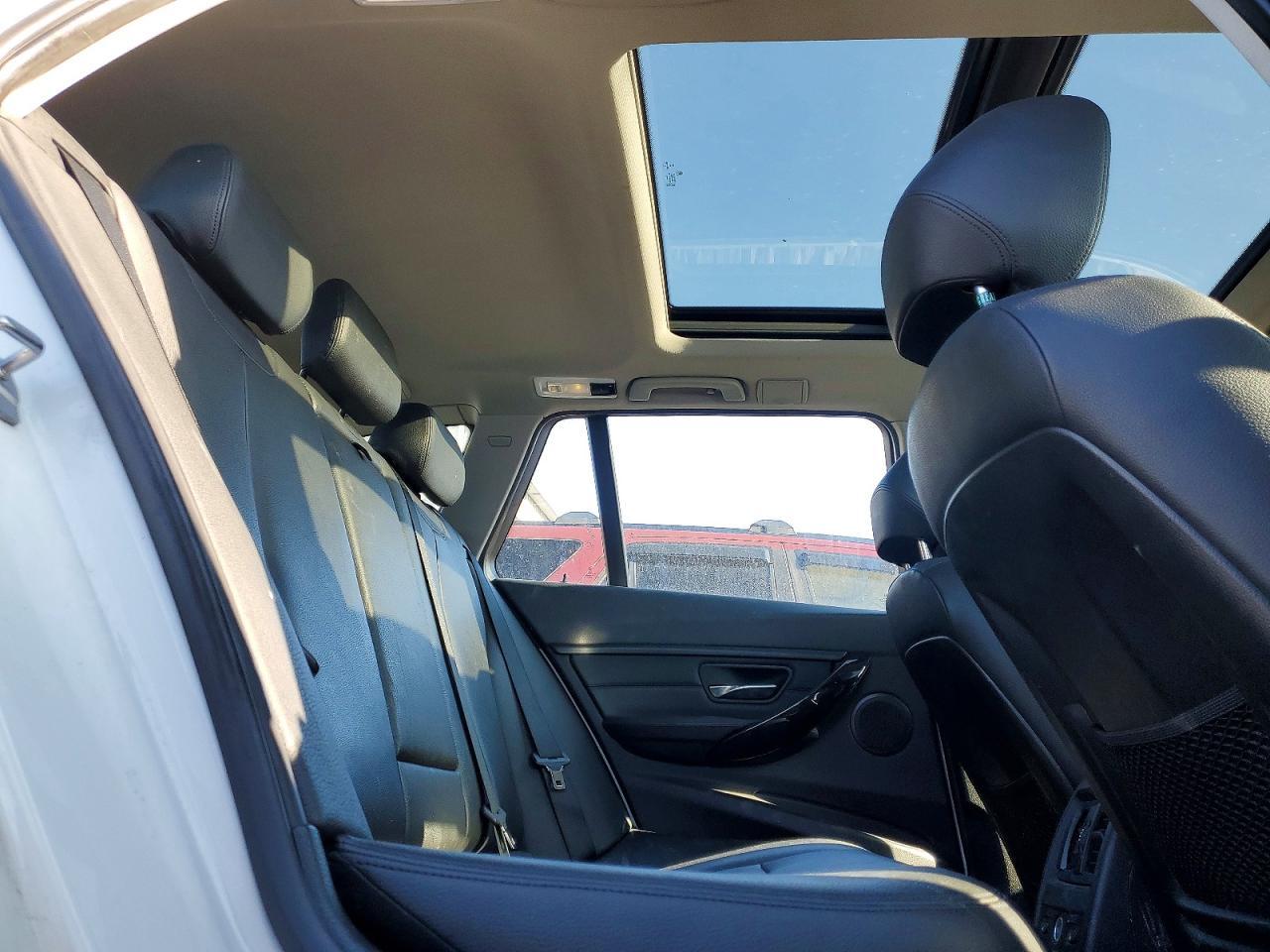 2015 BMW 328 Xi - zdjęcie 11