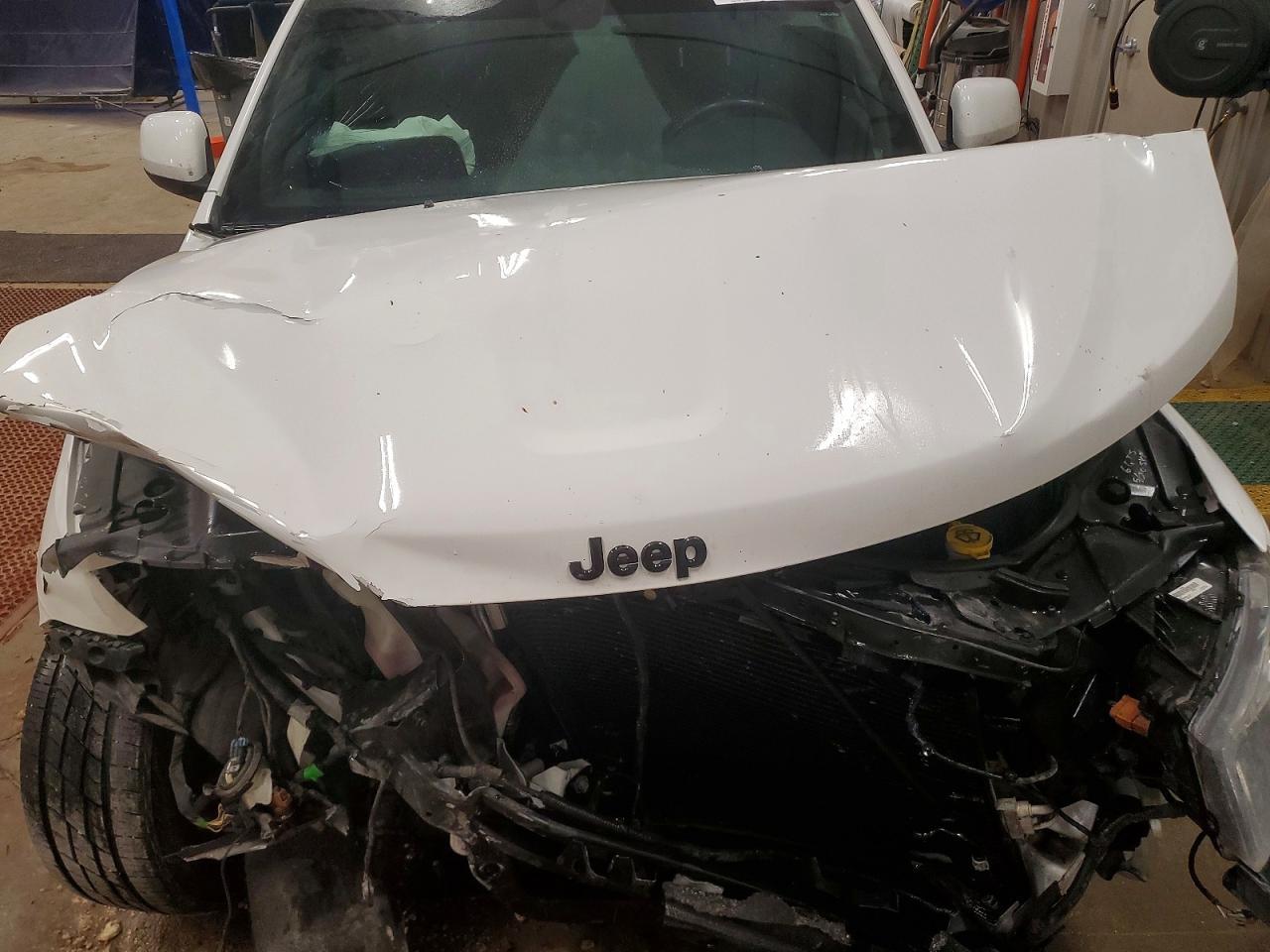 2015 Jeep Grand Cherokee Laredo - zdjęcie 12