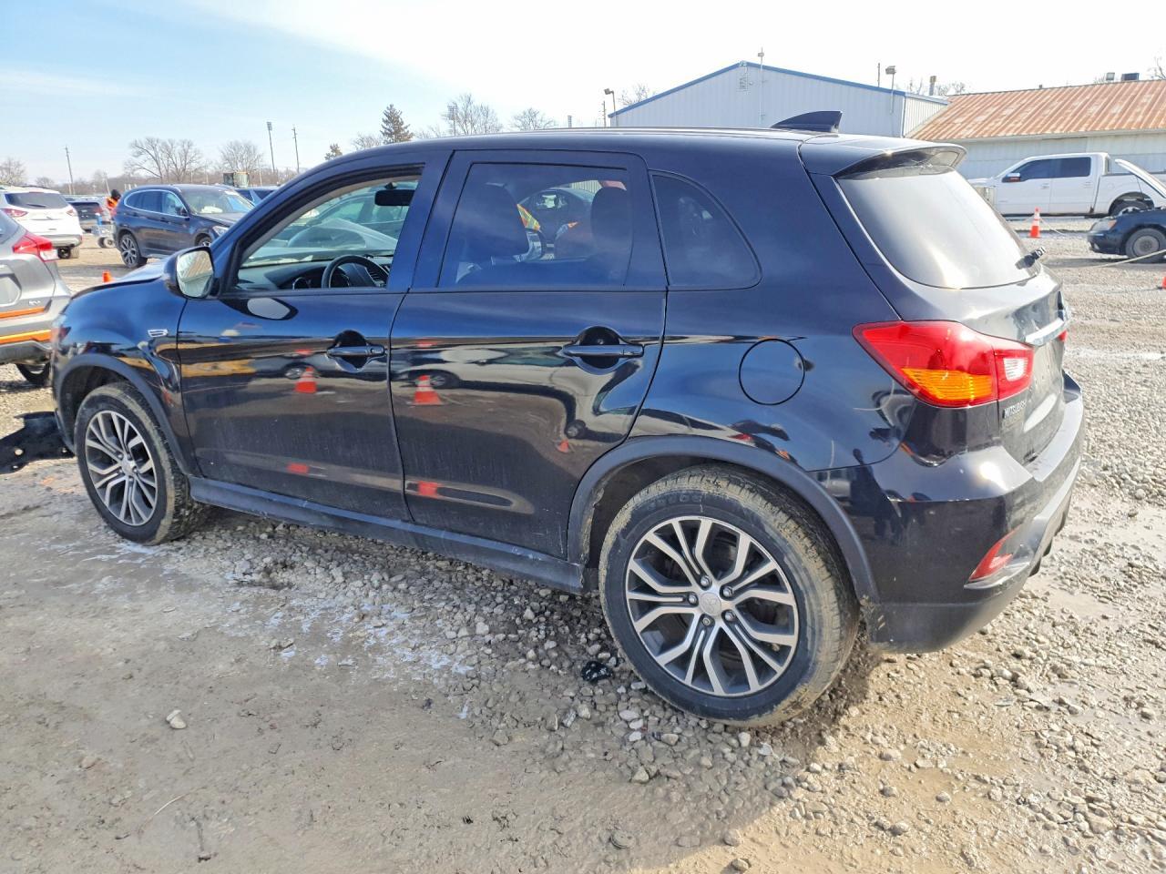 2019 Mitsubishi Outlander Sport Es - zdjęcie 2