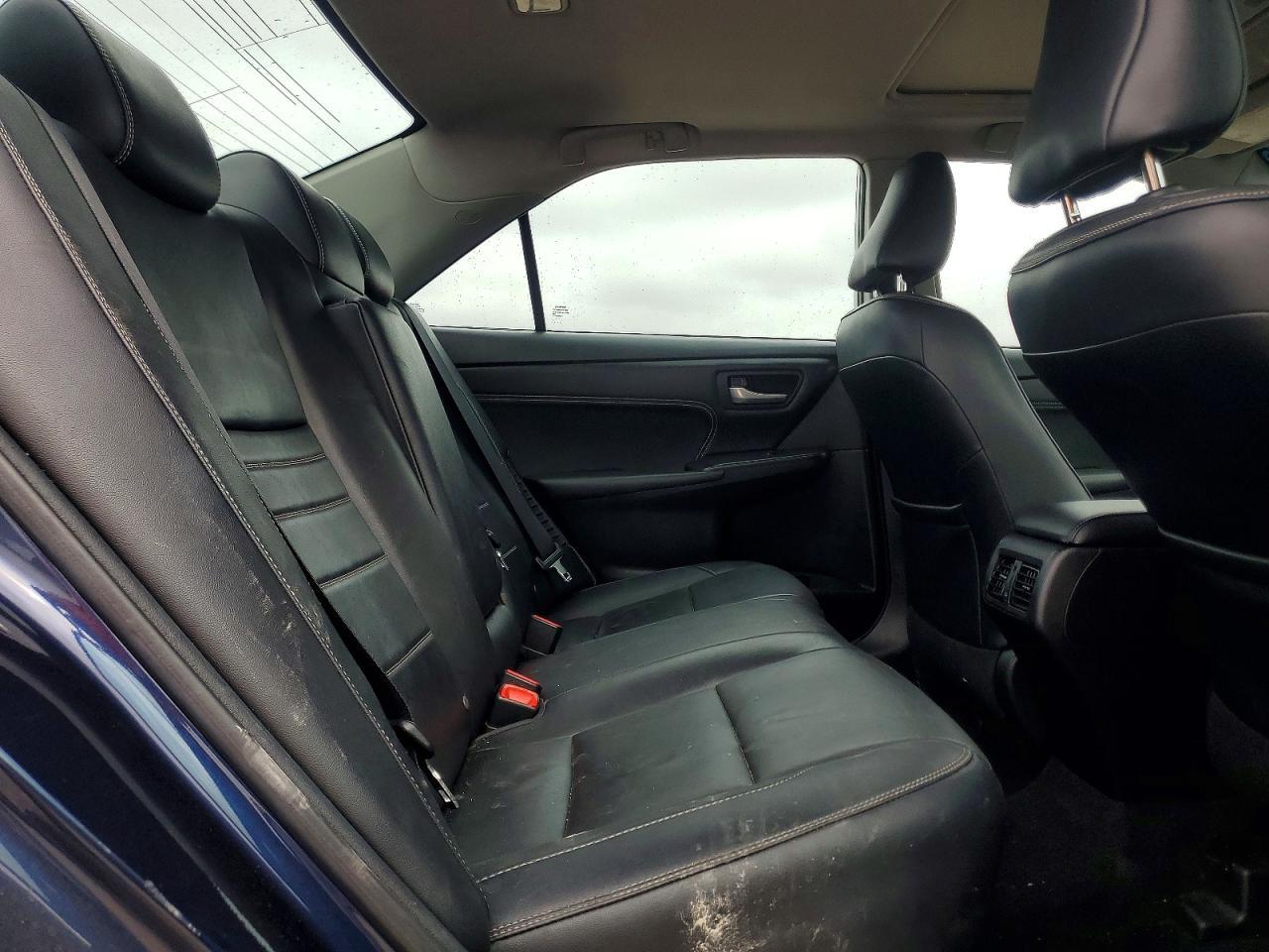2017 Toyota Camry Hybrid - zdjęcie 10