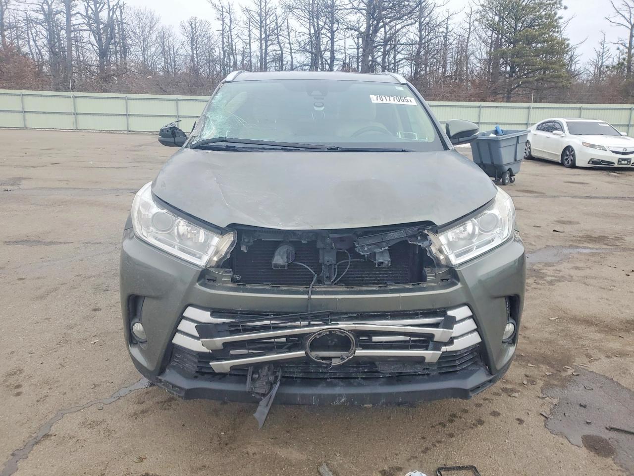 2017 Toyota Highlander Se - zdjęcie 5