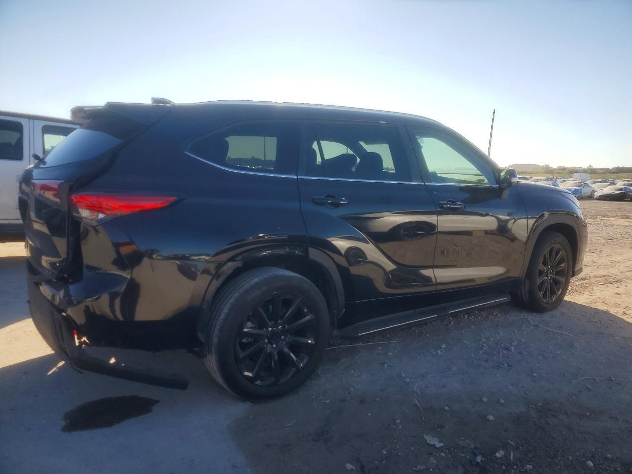 2023 Toyota Highlander Xle - zdjęcie 3