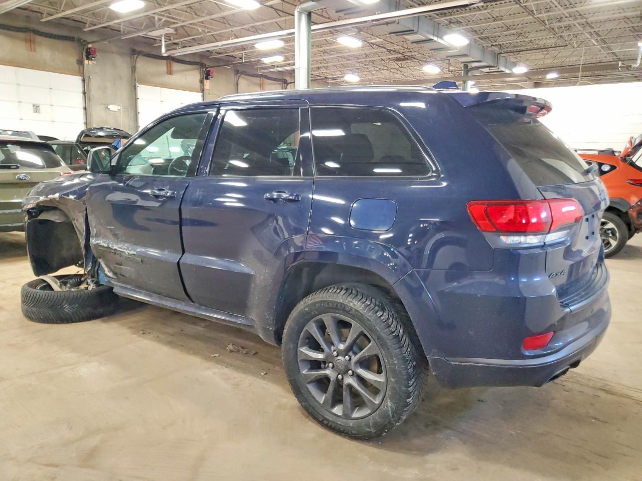 2018 Jeep Grand Cherokee Overland - zdjęcie 2