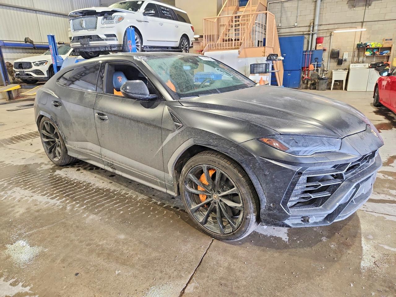 2019 Lamborghini Urus - zdjęcie 4