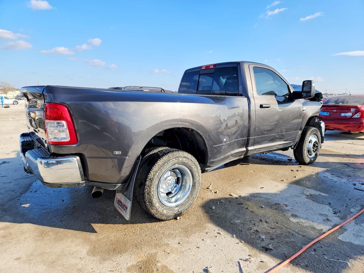 2024 Ram 3500 Tradesman - zdjęcie 3