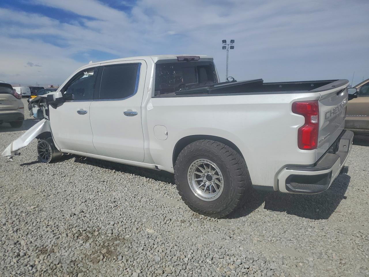 2021 Chevrolet Silverado K1500 High Country - zdjęcie 2