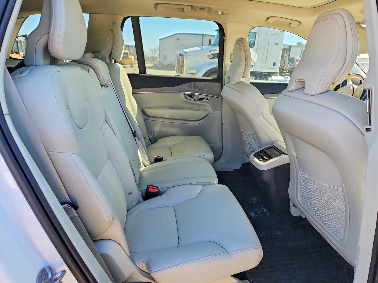 2023 Volvo Xc90 Core - zdjęcie 10