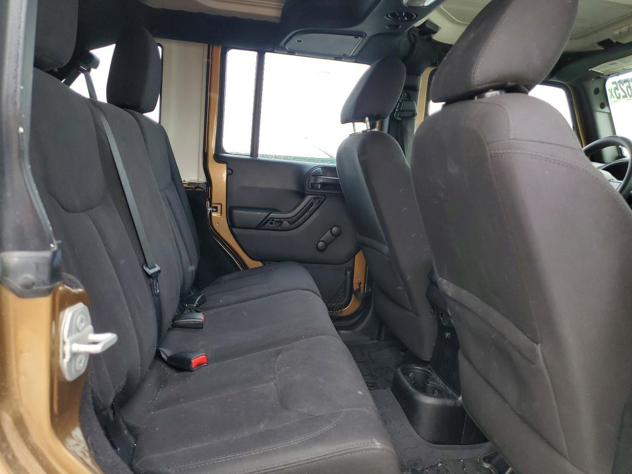 2015 Jeep Wrangler Unlimited Sport - zdjęcie 11