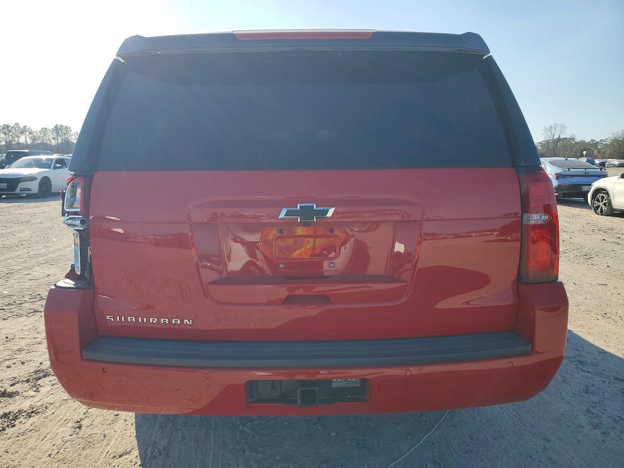 2018 Chevrolet Suburban C1500 Lt - zdjęcie 6