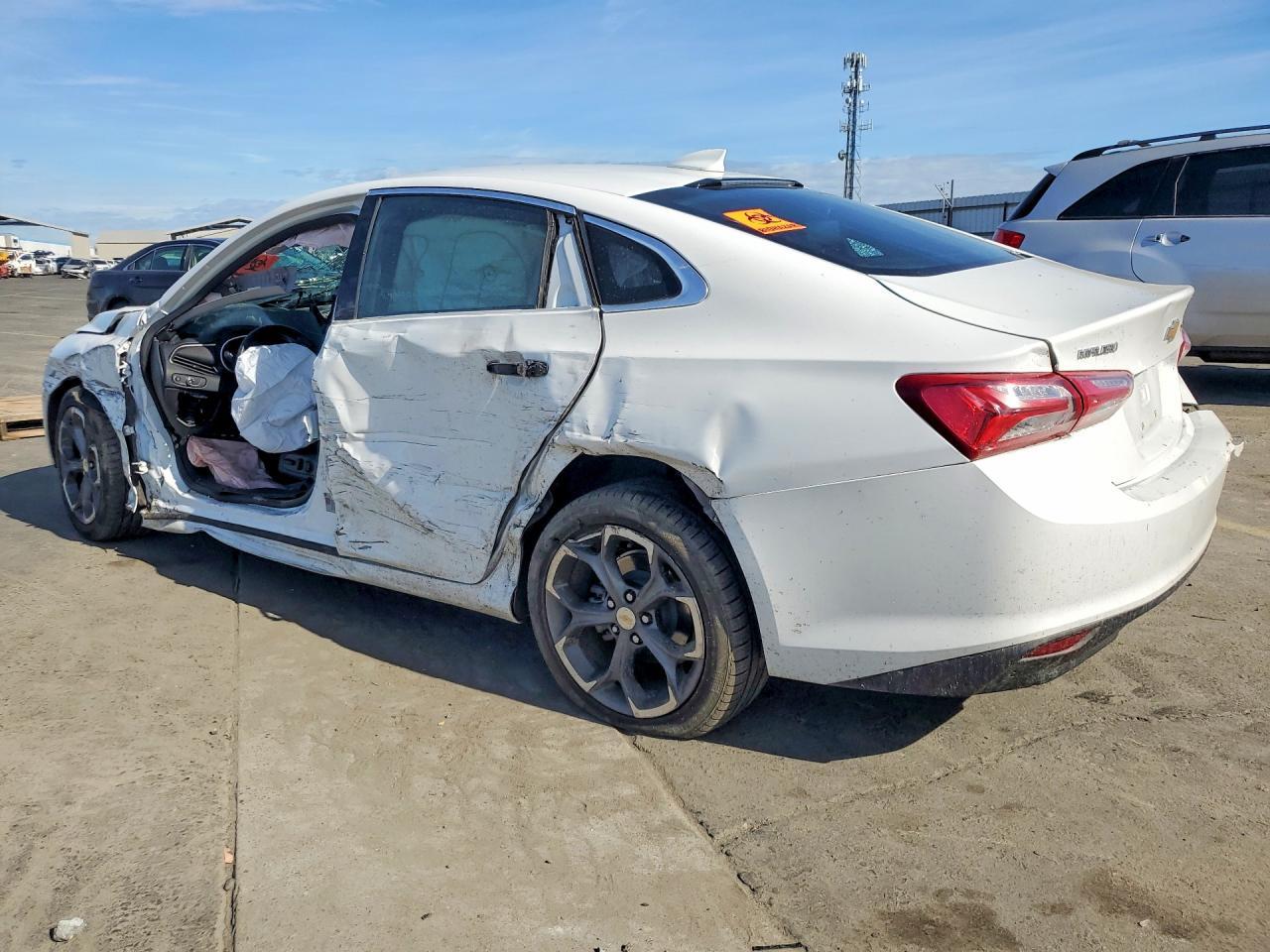 2022 Chevrolet Malibu Lt - zdjęcie 2