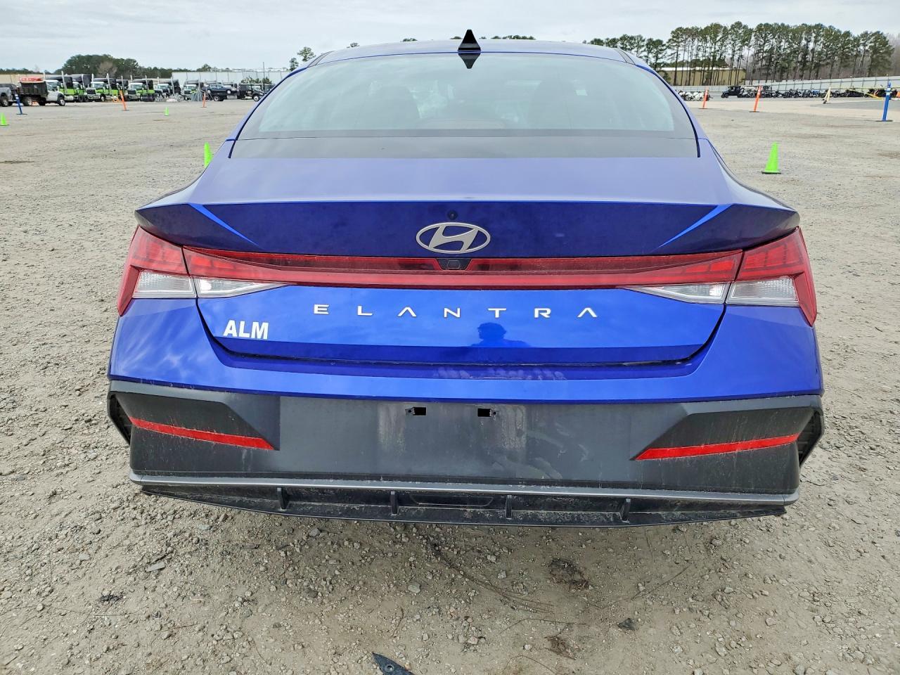 2025 Hyundai Elantra Sel - zdjęcie 6