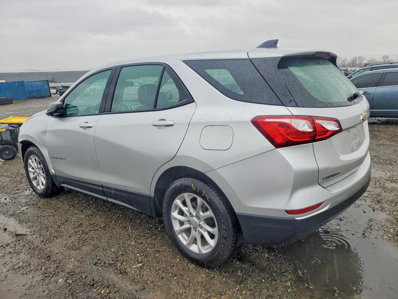 2018 Chevrolet Equinox Ls - zdjęcie 2