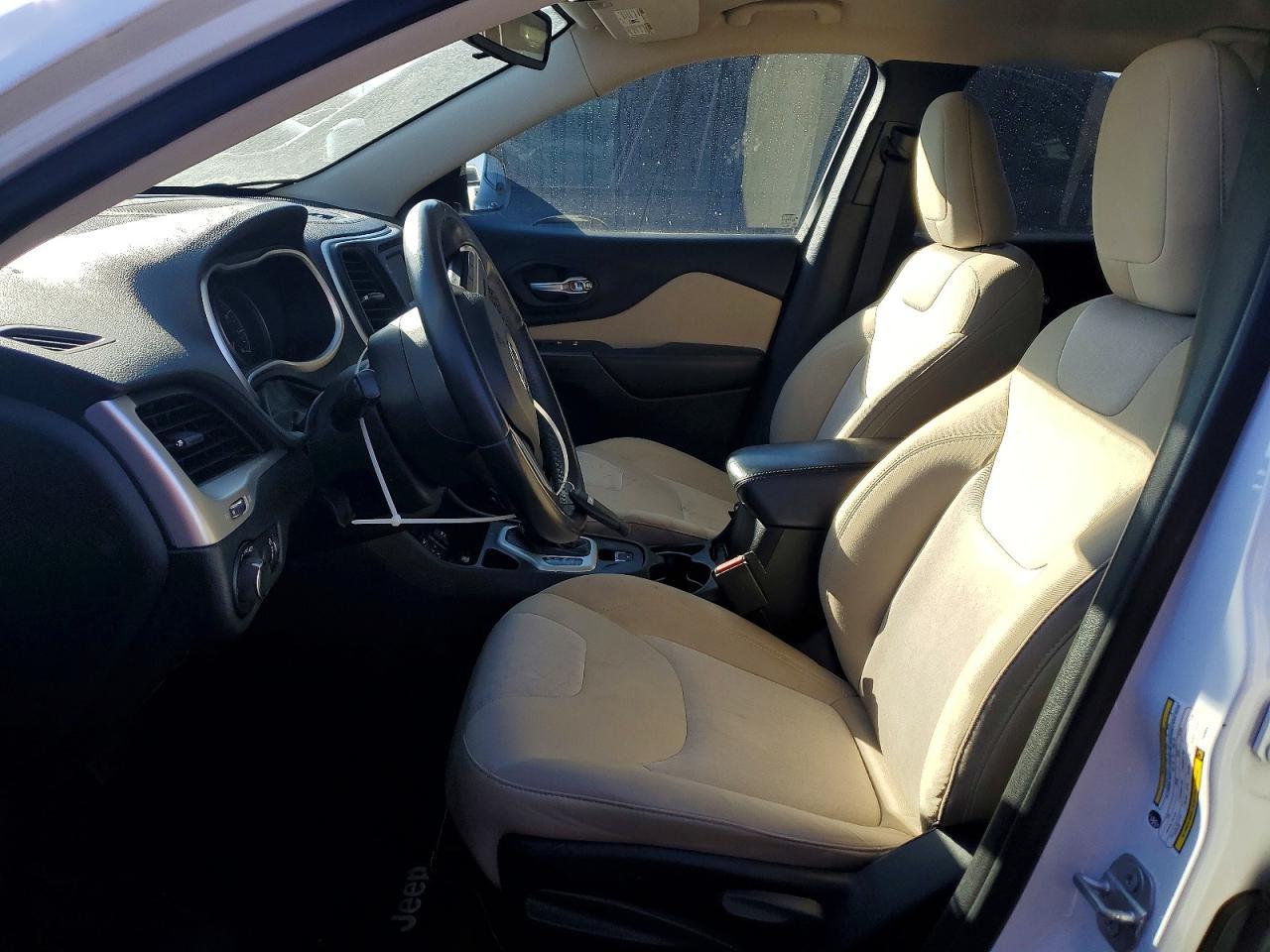 2015 Jeep Cherokee Sport - zdjęcie 7