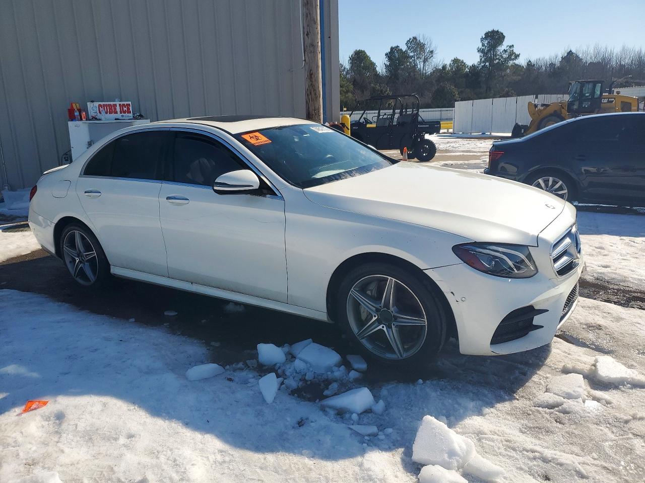 2017 Mercedes-Benz E 300 - zdjęcie 4