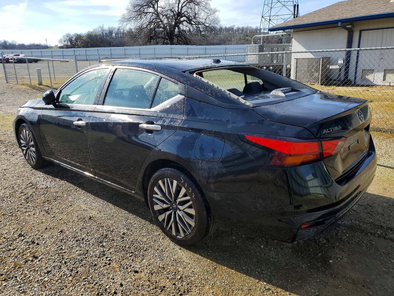 2024 Nissan Altima Sv - zdjęcie 2