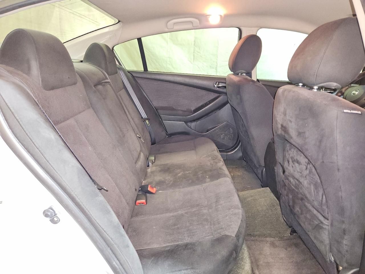 2013 Nissan Altima Base - zdjęcie 10